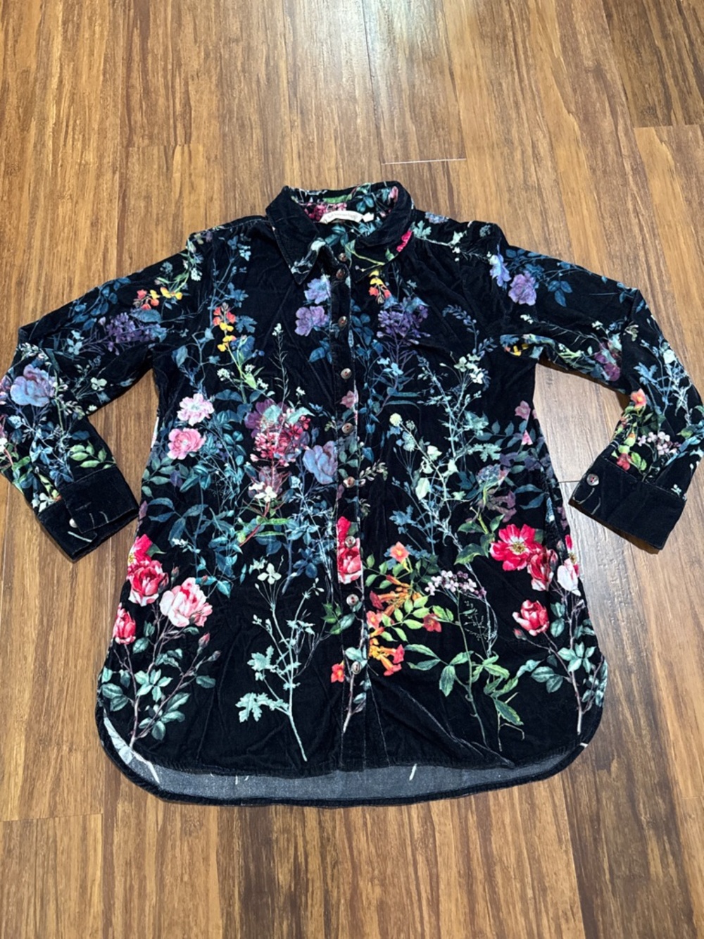 Soft Surroundings Women's M Black Floral Velvet Collared Button-Up
Tunic Top